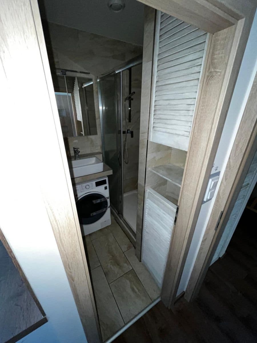 Pronájem bytu 3+1 64 m², Něvská, Praha, Praha Pronájem bytu 3+1 64 m², Něvská, Praha, Praha