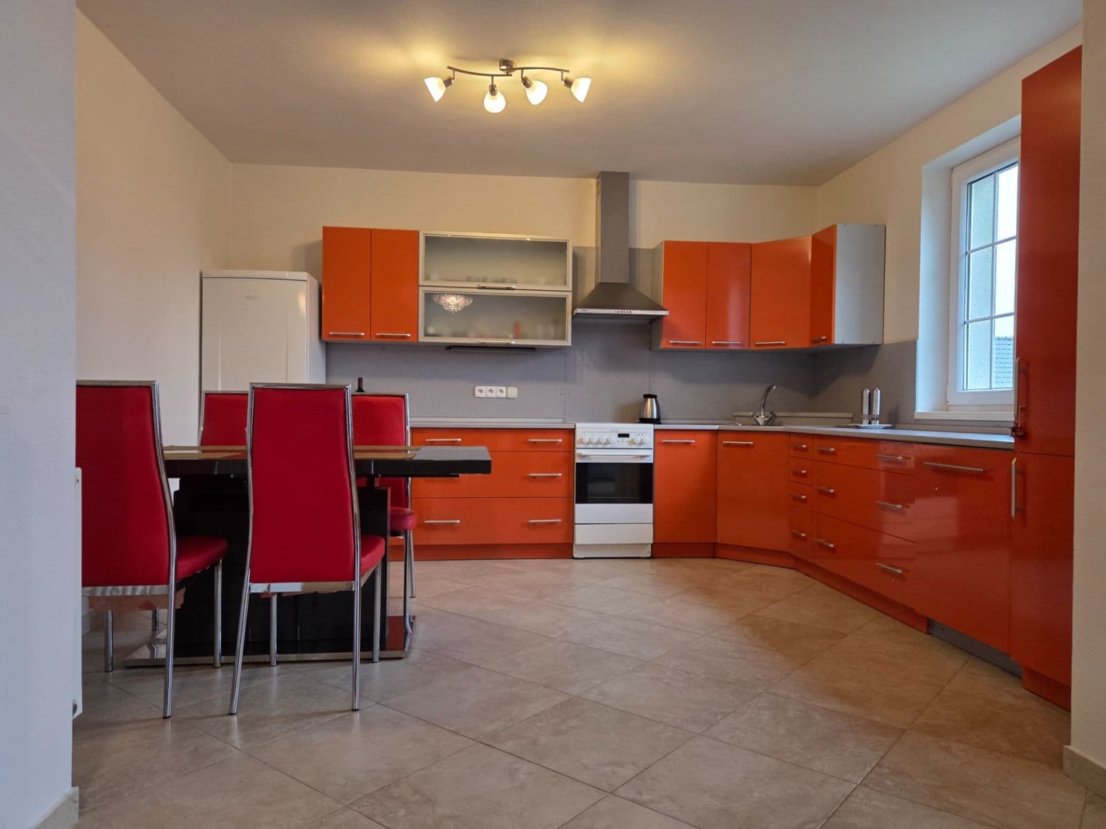 Prodej domu 250 m², pozemek 912 m², Na Libovínek, Bašť, Středočeský kraj Prodej domu 250 m², pozemek 912 m², Na Libovínek, Bašť, Středočeský kraj