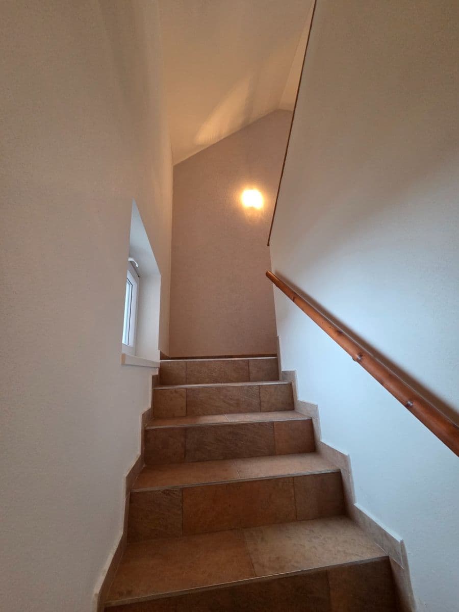 Prodej domu 250 m², pozemek 912 m², Na Libovínek, Bašť, Středočeský kraj Prodej domu 250 m², pozemek 912 m², Na Libovínek, Bašť, Středočeský kraj