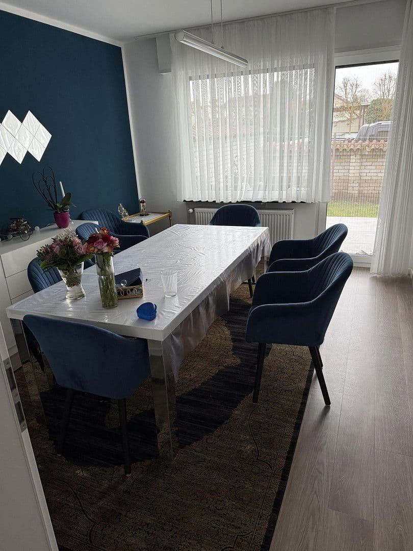 Pronájem domu 160 m², pozemek 199 m², Mutterstadt, Porýní-Falc Pronájem domu 160 m², pozemek 199 m², Mutterstadt, Porýní-Falc