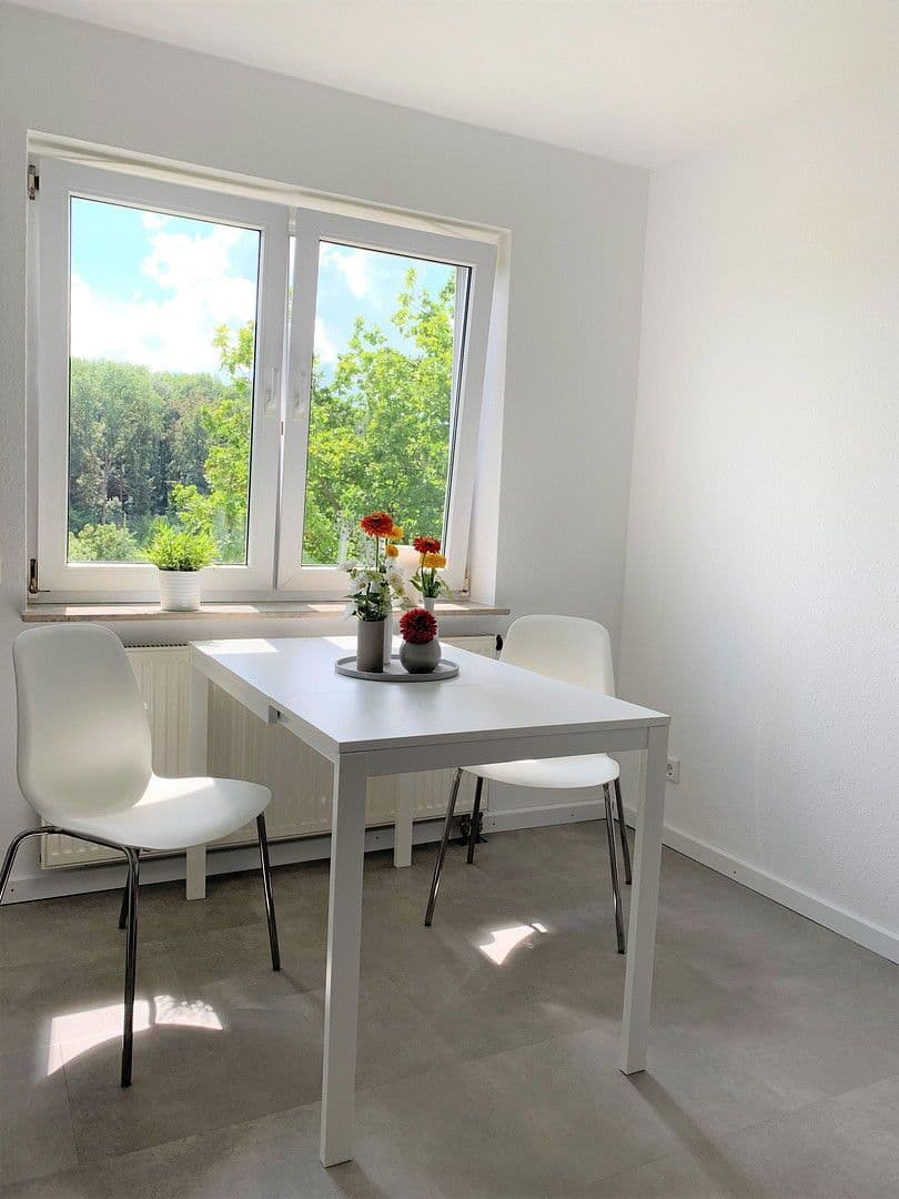 Pronájem bytu 1+1 31 m², Stuttgart-Möhringen, Bádensko-Württembersko Pronájem bytu 1+1 31 m², Stuttgart-Möhringen, Bádensko-Württembersko