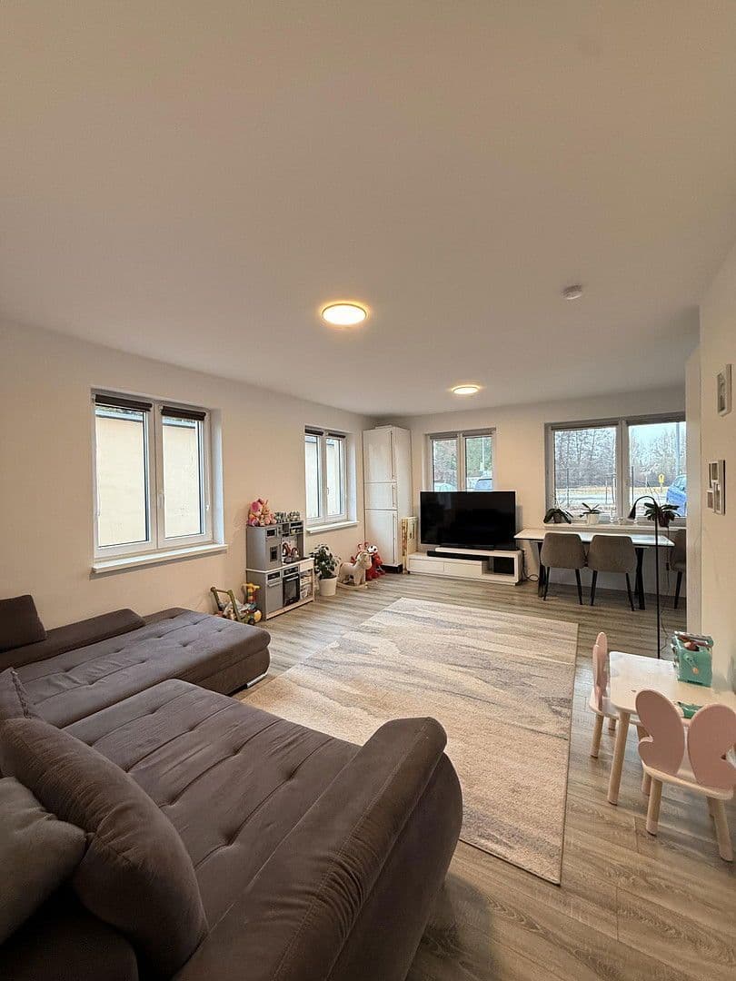 Pronájem bytu 3+1 70 m², Wannseestr., Stahnsdorf, Braniborsko Pronájem bytu 3+1 70 m², Wannseestr., Stahnsdorf, Braniborsko