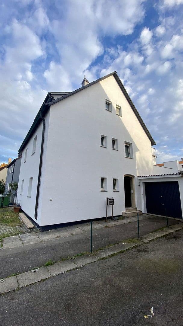 Prodej domu 243 m², pozemek 461 m², Kornwestheim, Bádensko-Württembersko Prodej domu 243 m², pozemek 461 m², Kornwestheim, Bádensko-Württembersko