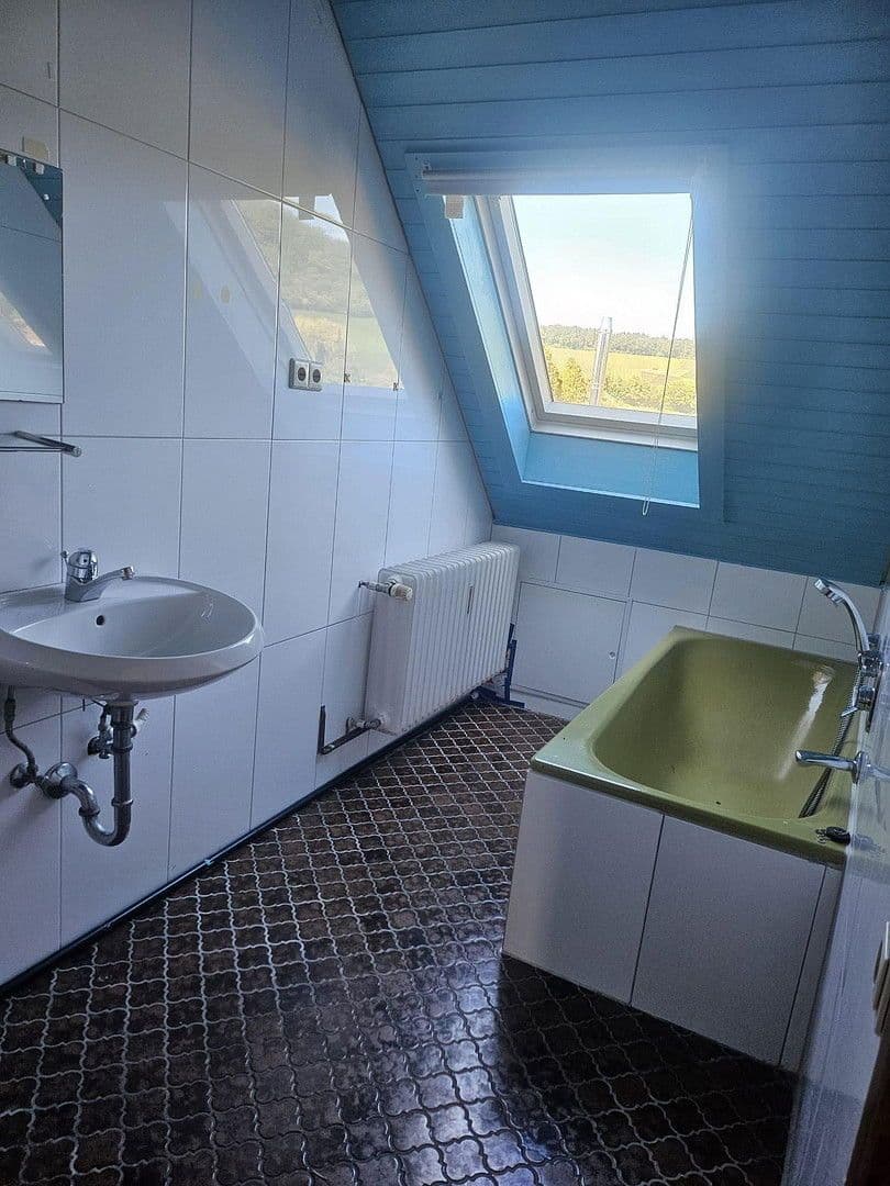 Prodej domu 252 m², pozemek 770 m², Heilbronner Str. 9/1, Eberstadt, Bádensko-Württembersko Prodej domu 252 m², pozemek 770 m², Heilbronner Str. 9/1, Eberstadt, Bádensko-Württembersko