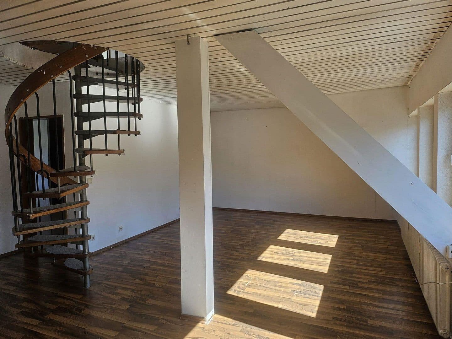 Prodej domu 252 m², pozemek 770 m², Heilbronner Str. 9/1, Eberstadt, Bádensko-Württembersko Prodej domu 252 m², pozemek 770 m², Heilbronner Str. 9/1, Eberstadt, Bádensko-Württembersko