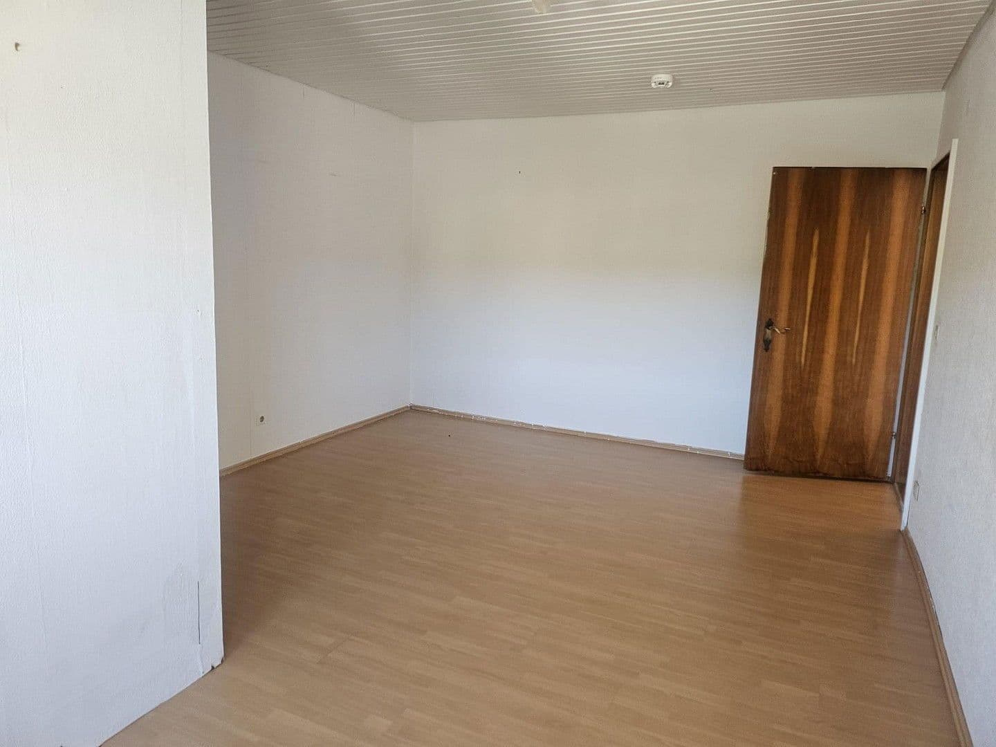 Prodej domu 252 m², pozemek 770 m², Heilbronner Str. 9/1, Eberstadt, Bádensko-Württembersko Prodej domu 252 m², pozemek 770 m², Heilbronner Str. 9/1, Eberstadt, Bádensko-Württembersko