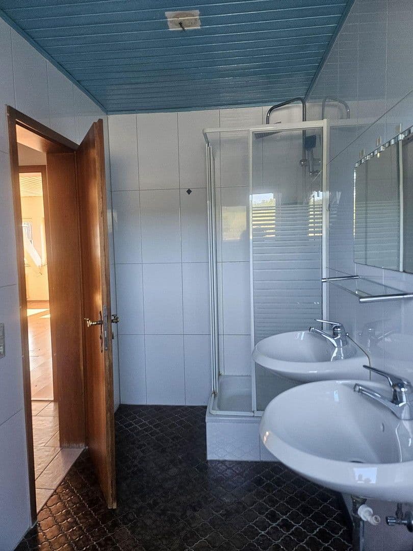 Prodej domu 252 m², pozemek 770 m², Heilbronner Str. 9/1, Eberstadt, Bádensko-Württembersko Prodej domu 252 m², pozemek 770 m², Heilbronner Str. 9/1, Eberstadt, Bádensko-Württembersko