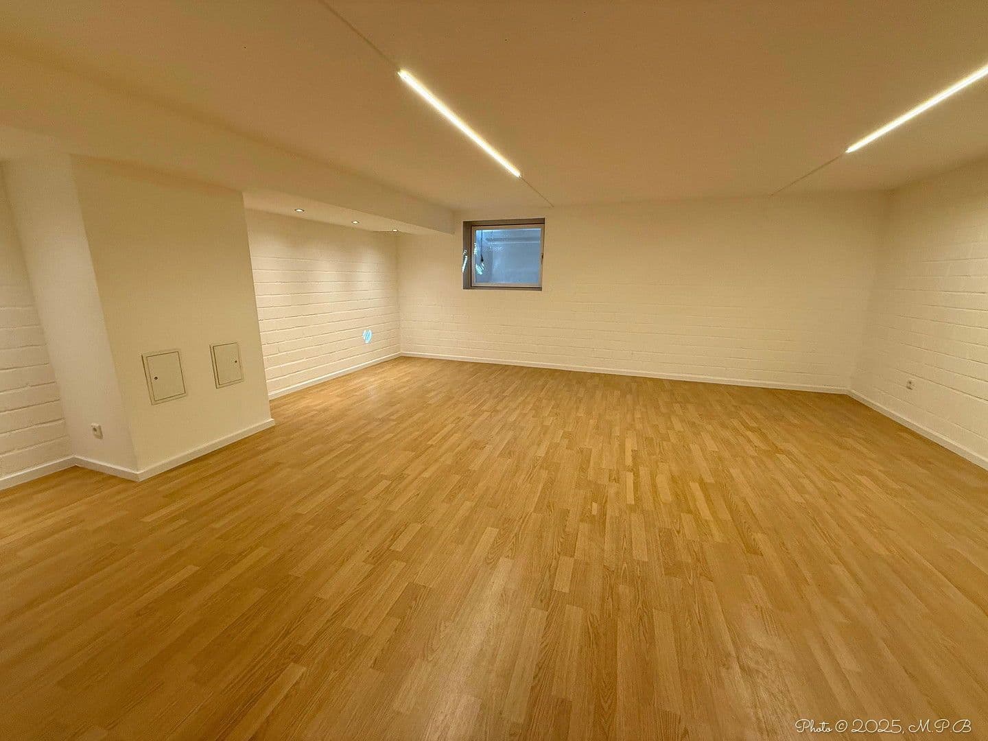 Prodej domu 213 m², pozemek 271 m², Rheinbrohler Weg 39, Düsseldorf, Severní Porýní-Vestfálsko Prodej domu 213 m², pozemek 271 m², Rheinbrohler Weg 39, Düsseldorf, Severní Porýní-Vestfálsko