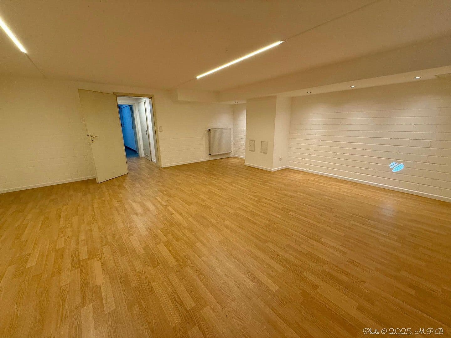 Prodej domu 213 m², pozemek 271 m², Rheinbrohler Weg 39, Düsseldorf, Severní Porýní-Vestfálsko Prodej domu 213 m², pozemek 271 m², Rheinbrohler Weg 39, Düsseldorf, Severní Porýní-Vestfálsko