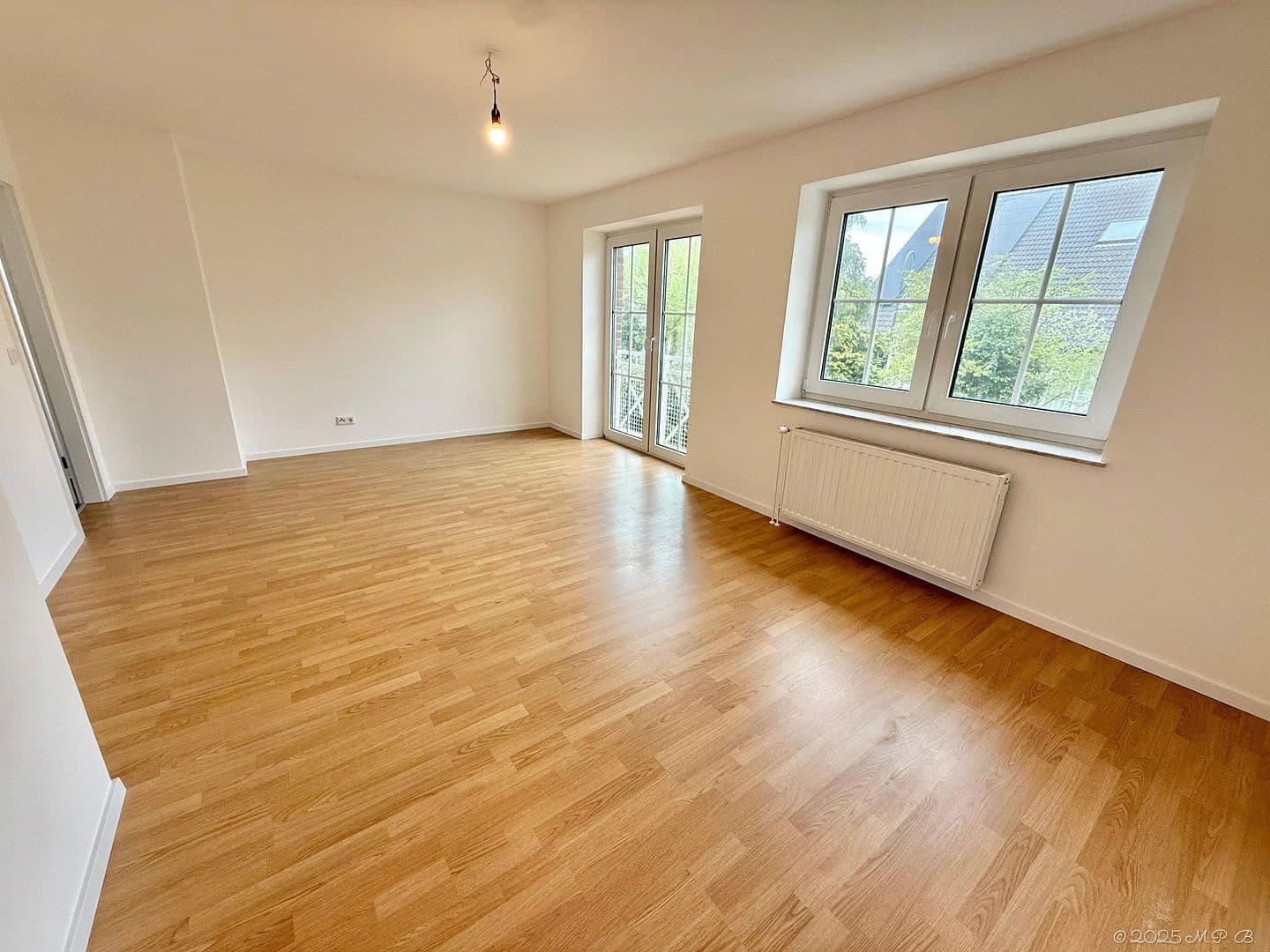 Prodej domu 213 m², pozemek 271 m², Rheinbrohler Weg 39, Düsseldorf, Severní Porýní-Vestfálsko Prodej domu 213 m², pozemek 271 m², Rheinbrohler Weg 39, Düsseldorf, Severní Porýní-Vestfálsko