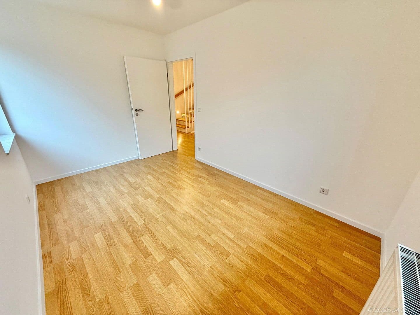 Prodej domu 213 m², pozemek 271 m², Rheinbrohler Weg 39, Düsseldorf, Severní Porýní-Vestfálsko Prodej domu 213 m², pozemek 271 m², Rheinbrohler Weg 39, Düsseldorf, Severní Porýní-Vestfálsko