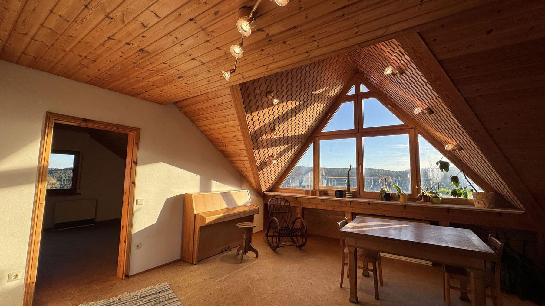 Pronájem bytu 2+1 70 m², Freudenstadt, Bádensko-Württembersko Pronájem bytu 2+1 70 m², Freudenstadt, Bádensko-Württembersko