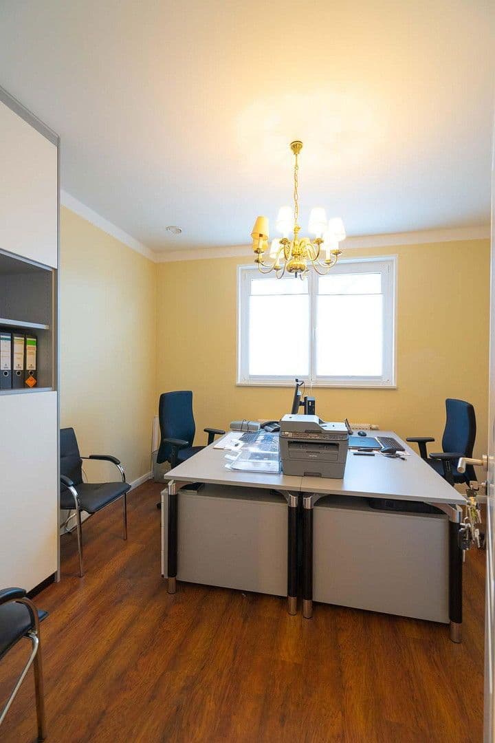 Prodej domu 165 m², pozemek 897 m², Lüneburger Landstraße 3, Garlstorf, Dolní Sasko Prodej domu 165 m², pozemek 897 m², Lüneburger Landstraße 3, Garlstorf, Dolní Sasko