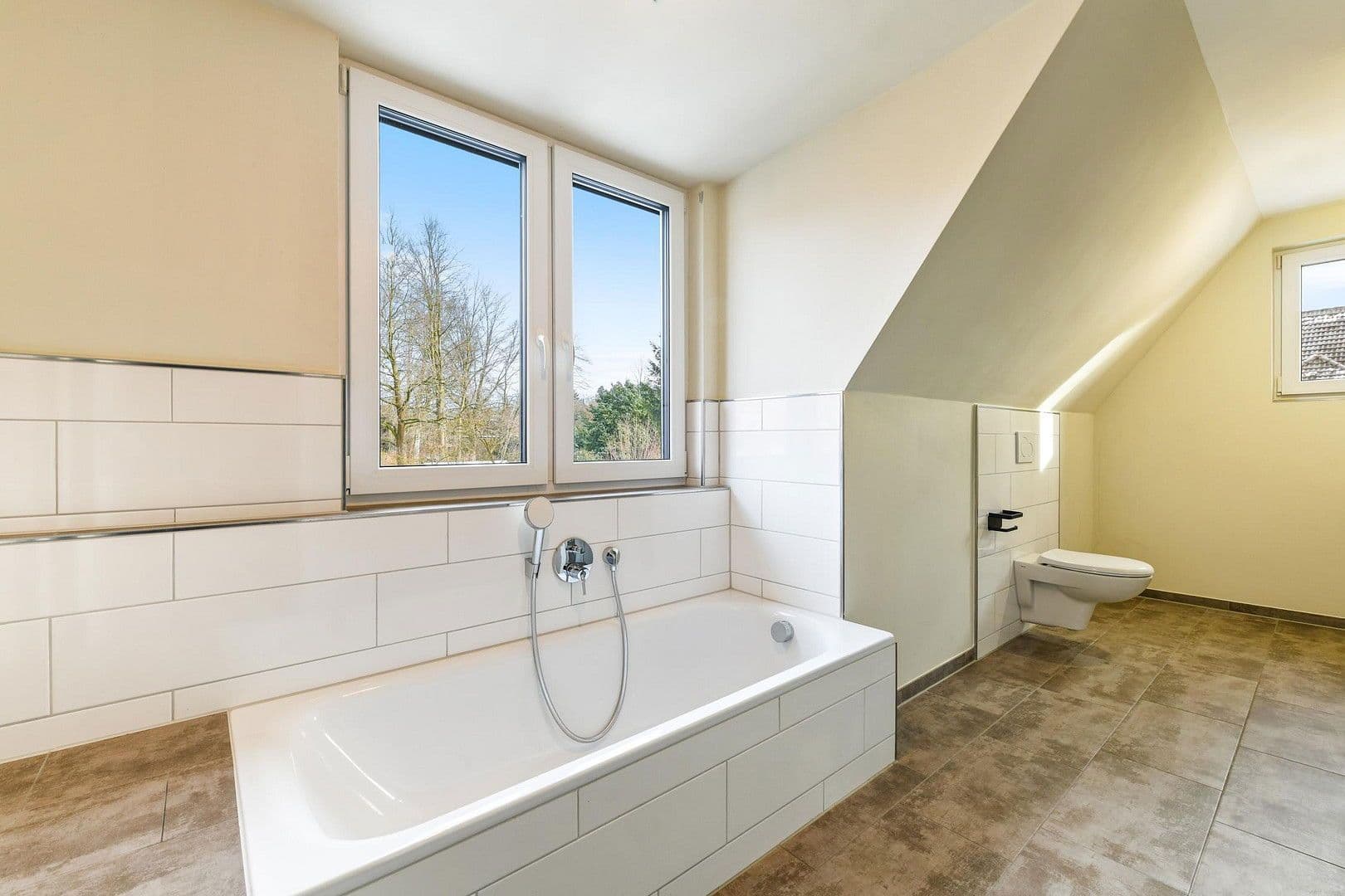 Prodej domu 120 m², pozemek 126 m², Quickborn, Šlesvicko-Holštýnsko Prodej domu 120 m², pozemek 126 m², Quickborn, Šlesvicko-Holštýnsko