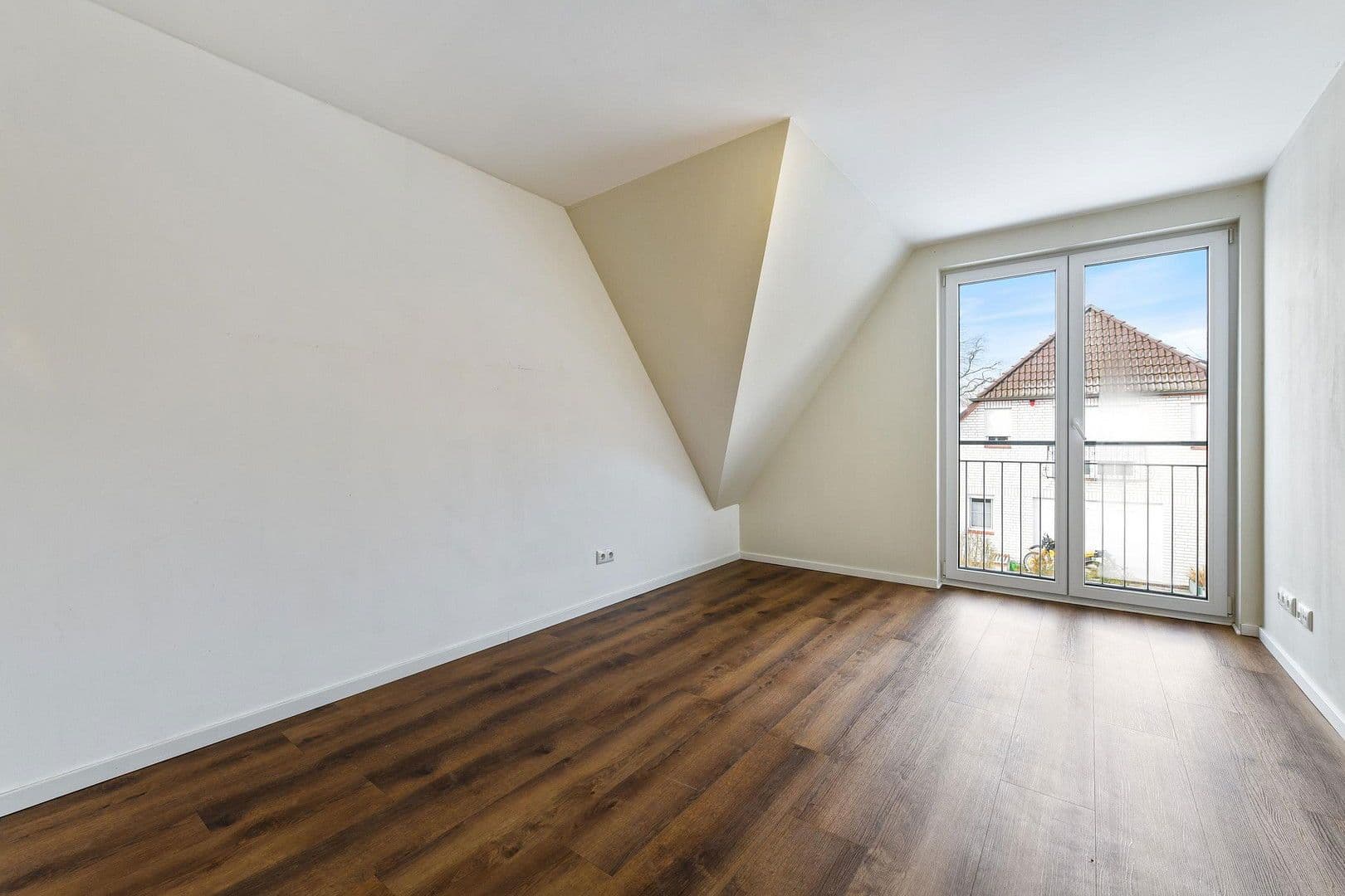 Prodej domu 120 m², pozemek 126 m², Quickborn, Šlesvicko-Holštýnsko Prodej domu 120 m², pozemek 126 m², Quickborn, Šlesvicko-Holštýnsko