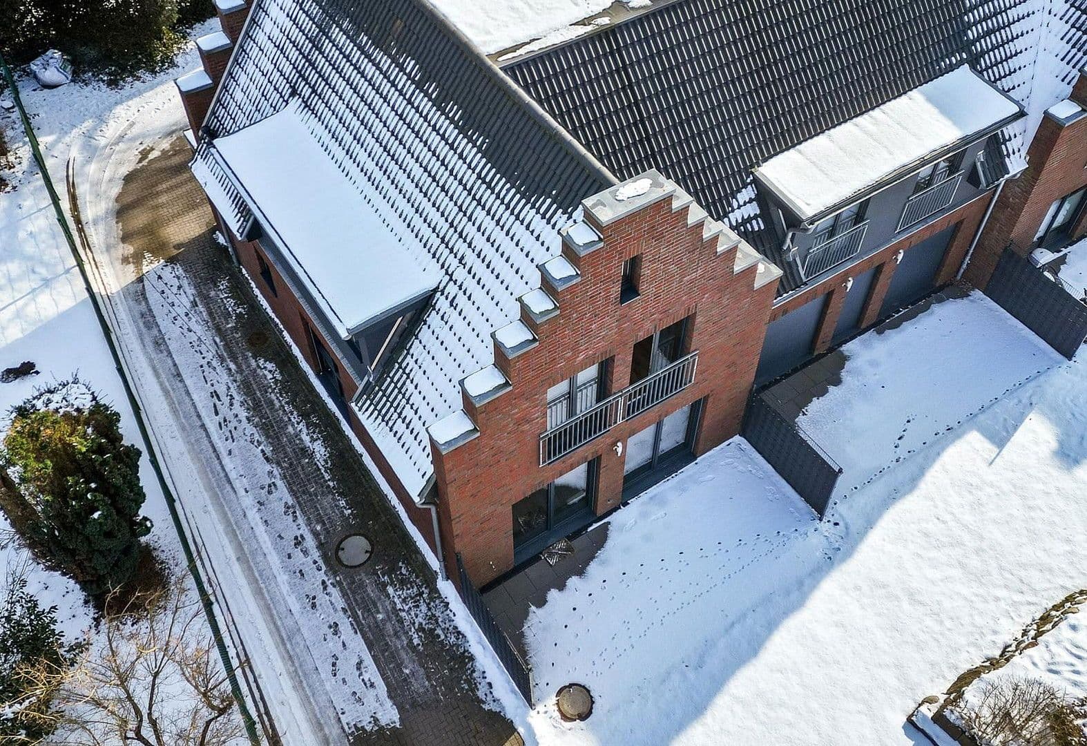 Prodej domu 120 m², pozemek 126 m², Quickborn, Šlesvicko-Holštýnsko Prodej domu 120 m², pozemek 126 m², Quickborn, Šlesvicko-Holštýnsko