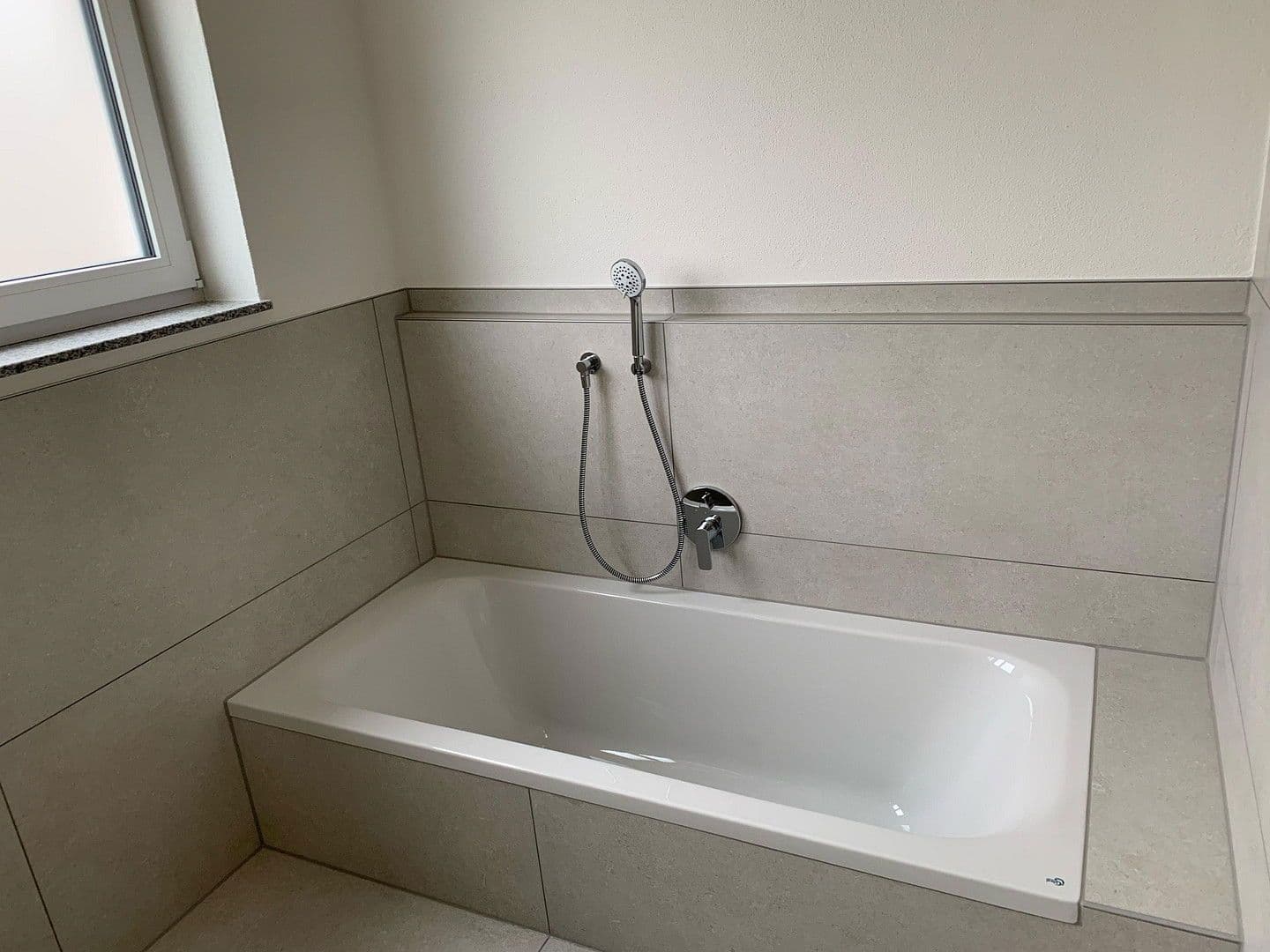 Pronájem bytu 4+kk 98 m², Lauchheim, Bádensko-Württembersko Pronájem bytu 4+kk 98 m², Lauchheim, Bádensko-Württembersko