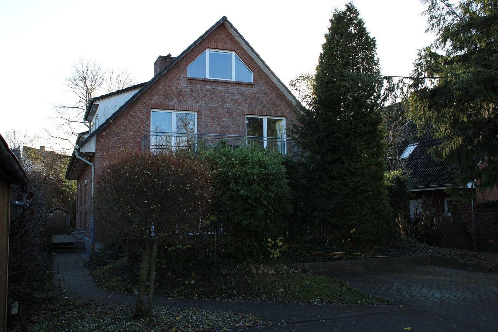 Pronájem bytu 3+1 85 m², Elbgaustr 79A, Hamburg, Hamburg Pronájem bytu 3+1 85 m², Elbgaustr 79A, Hamburg, Hamburg