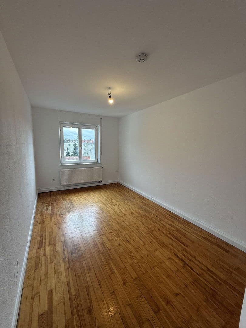 Pronájem bytu 4+1 120 m², Bucher Straße 97, Nürnberg, Bavorsko Pronájem bytu 4+1 120 m², Bucher Straße 97, Nürnberg, Bavorsko