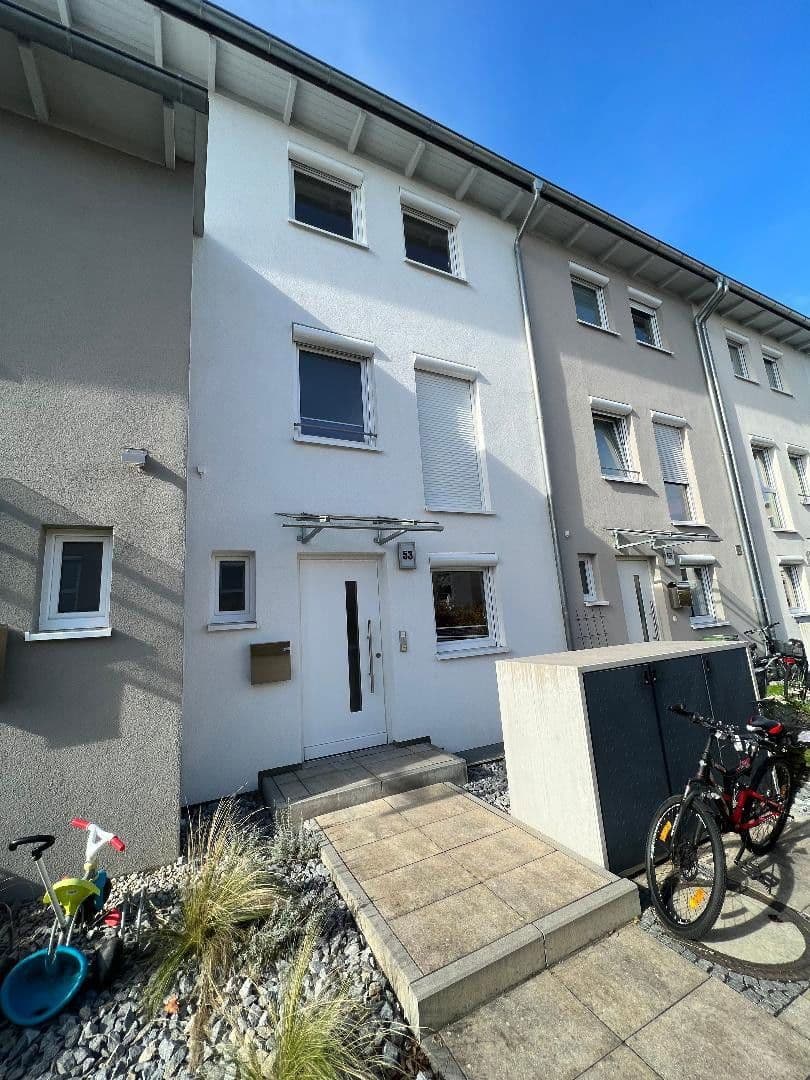 Prodej domu 140 m², pozemek 165 m², Shenzhen Str., Nürnberg, Bavorsko Prodej domu 140 m², pozemek 165 m², Shenzhen Str., Nürnberg, Bavorsko