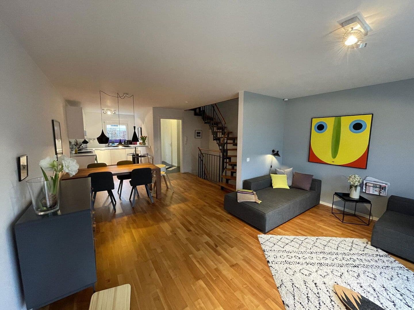 Prodej domu 140 m², pozemek 165 m², Shenzhen Str., Nürnberg, Bavorsko Prodej domu 140 m², pozemek 165 m², Shenzhen Str., Nürnberg, Bavorsko