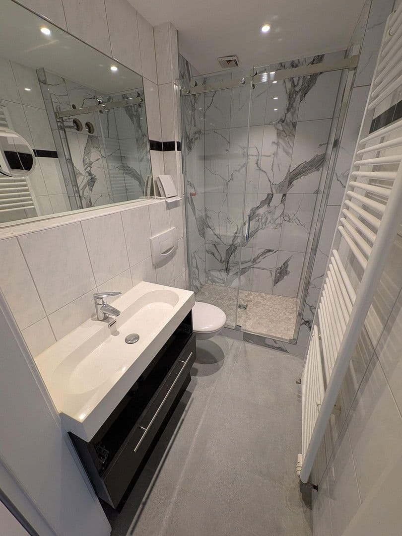 Pronájem bytu 1+1 20 m², Kirchstraße 6, Rüdesheim am Rhein, Hessen Pronájem bytu 1+1 20 m², Kirchstraße 6, Rüdesheim am Rhein, Hessen