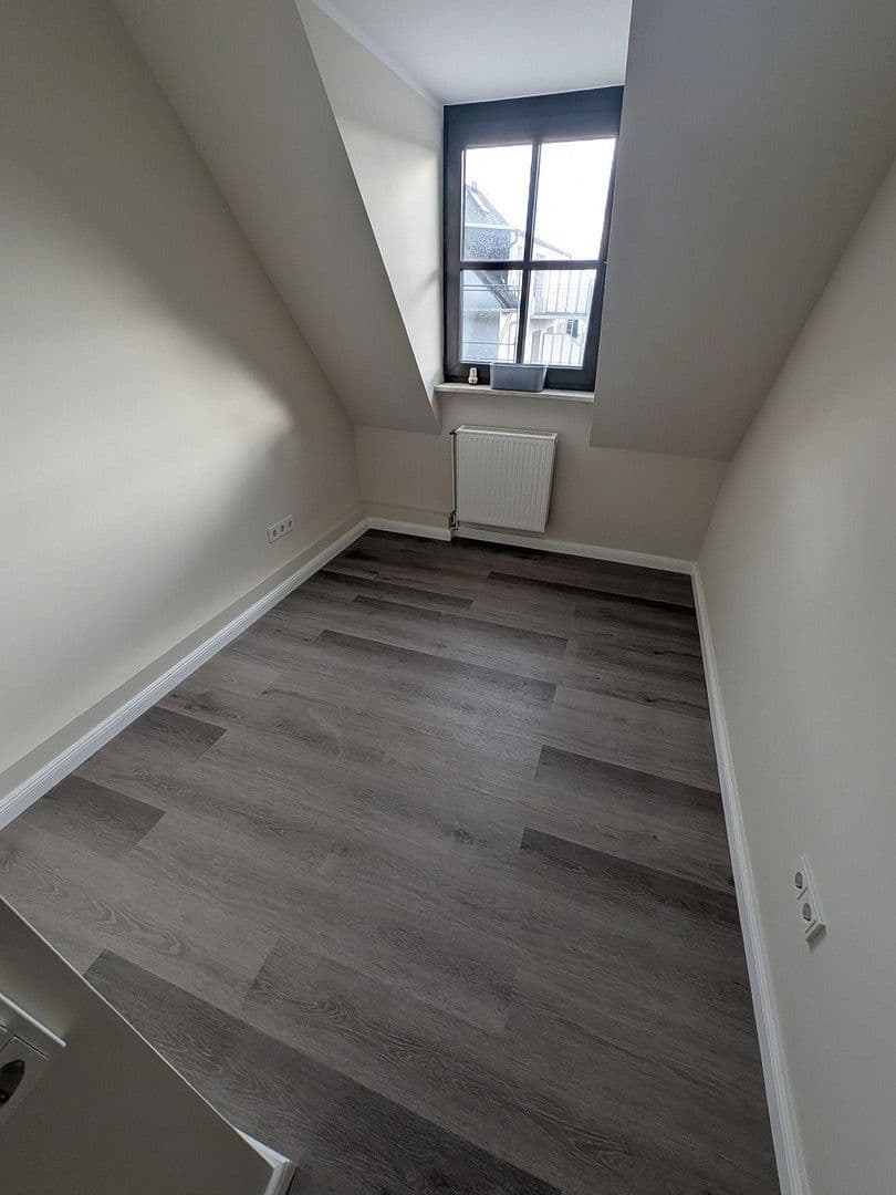 Pronájem bytu 3+1 50 m², Schmidtstraße 8, Rüdesheim am Rhein, Hessen Pronájem bytu 3+1 50 m², Schmidtstraße 8, Rüdesheim am Rhein, Hessen