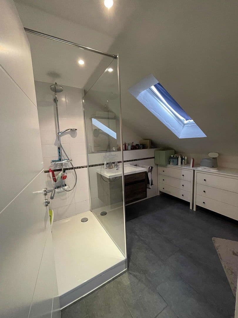 Prodej domu 313 m², pozemek 547 m², Glück-Auf-Str. 3, Wilnsdorf, Severní Porýní-Vestfálsko Prodej domu 313 m², pozemek 547 m², Glück-Auf-Str. 3, Wilnsdorf, Severní Porýní-Vestfálsko