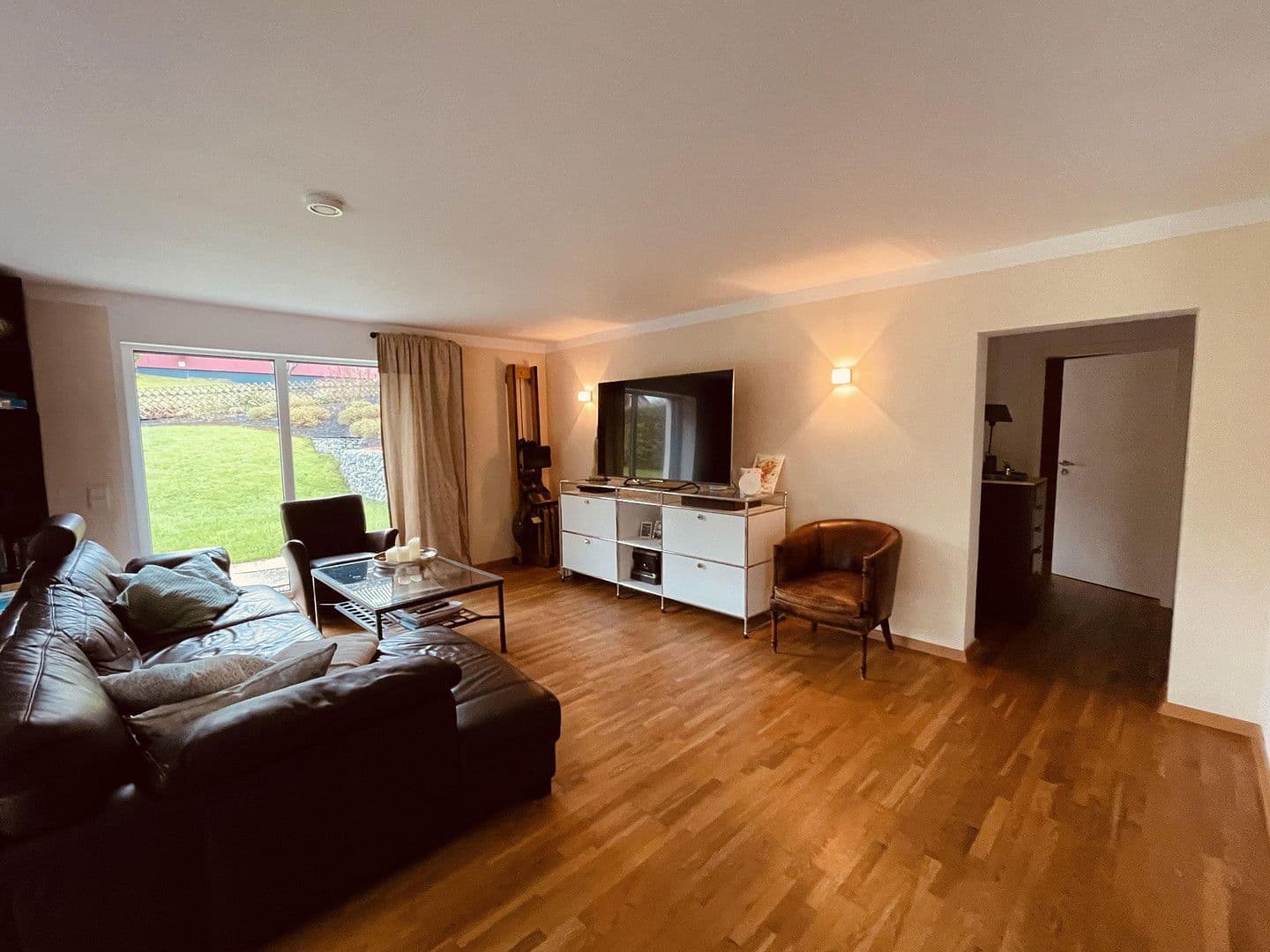 Prodej domu 313 m², pozemek 547 m², Glück-Auf-Str. 3, Wilnsdorf, Severní Porýní-Vestfálsko Prodej domu 313 m², pozemek 547 m², Glück-Auf-Str. 3, Wilnsdorf, Severní Porýní-Vestfálsko