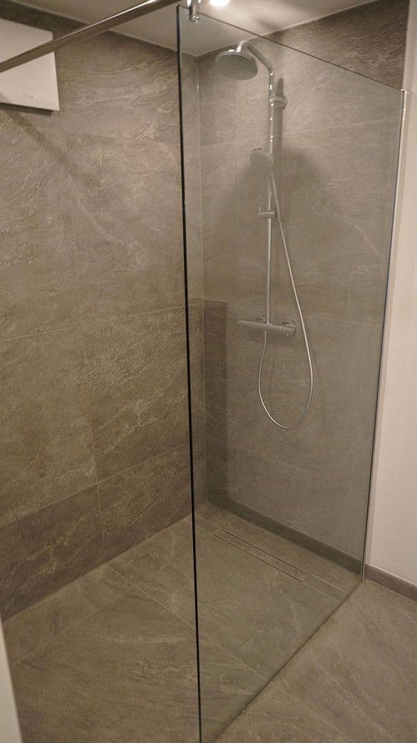 Prodej domu 313 m², pozemek 547 m², Glück-Auf-Str. 3, Wilnsdorf, Severní Porýní-Vestfálsko Prodej domu 313 m², pozemek 547 m², Glück-Auf-Str. 3, Wilnsdorf, Severní Porýní-Vestfálsko