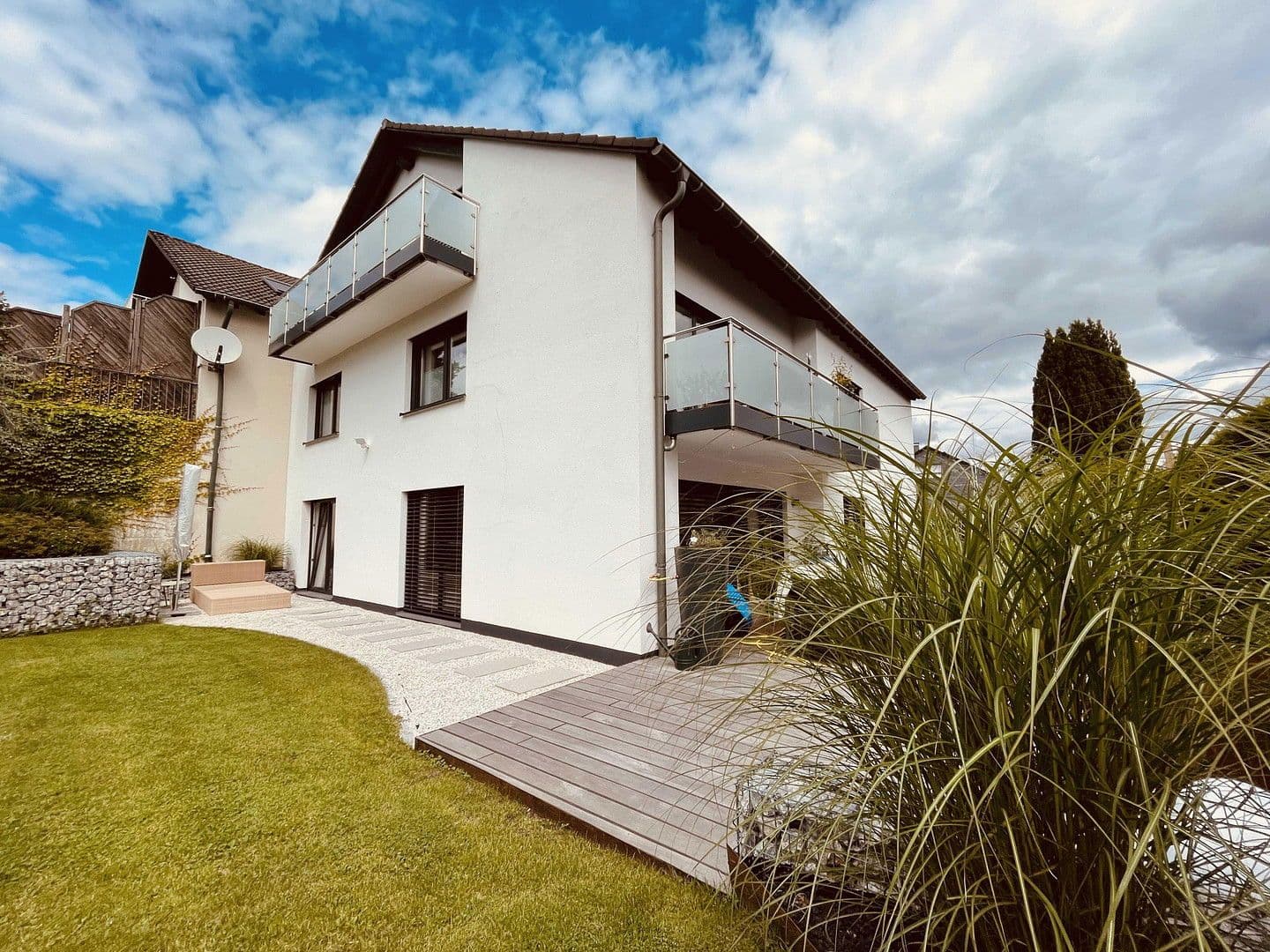 Prodej domu 313 m², pozemek 547 m², Glück-Auf-Str. 3, Wilnsdorf, Severní Porýní-Vestfálsko Prodej domu 313 m², pozemek 547 m², Glück-Auf-Str. 3, Wilnsdorf, Severní Porýní-Vestfálsko