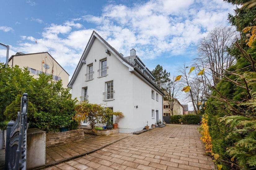 Prodej domu 277 m², pozemek 542 m², München, Bavorsko Prodej domu 277 m², pozemek 542 m², München, Bavorsko