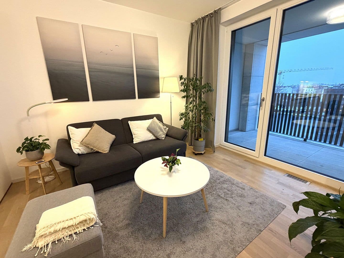 Pronájem bytu 2+1 57 m², Mühlenstrasse 20, Berlin, Berlín Pronájem bytu 2+1 57 m², Mühlenstrasse 20, Berlin, Berlín