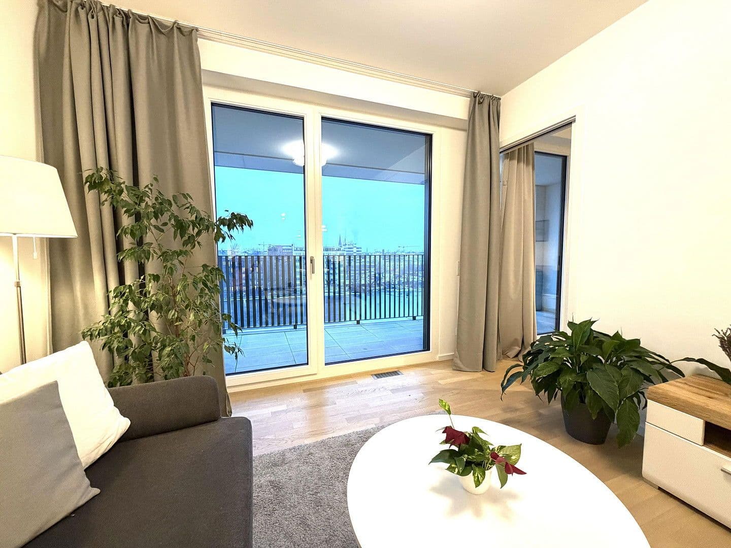 Pronájem bytu 2+1 57 m², Mühlenstrasse 20, Berlin, Berlín Pronájem bytu 2+1 57 m², Mühlenstrasse 20, Berlin, Berlín