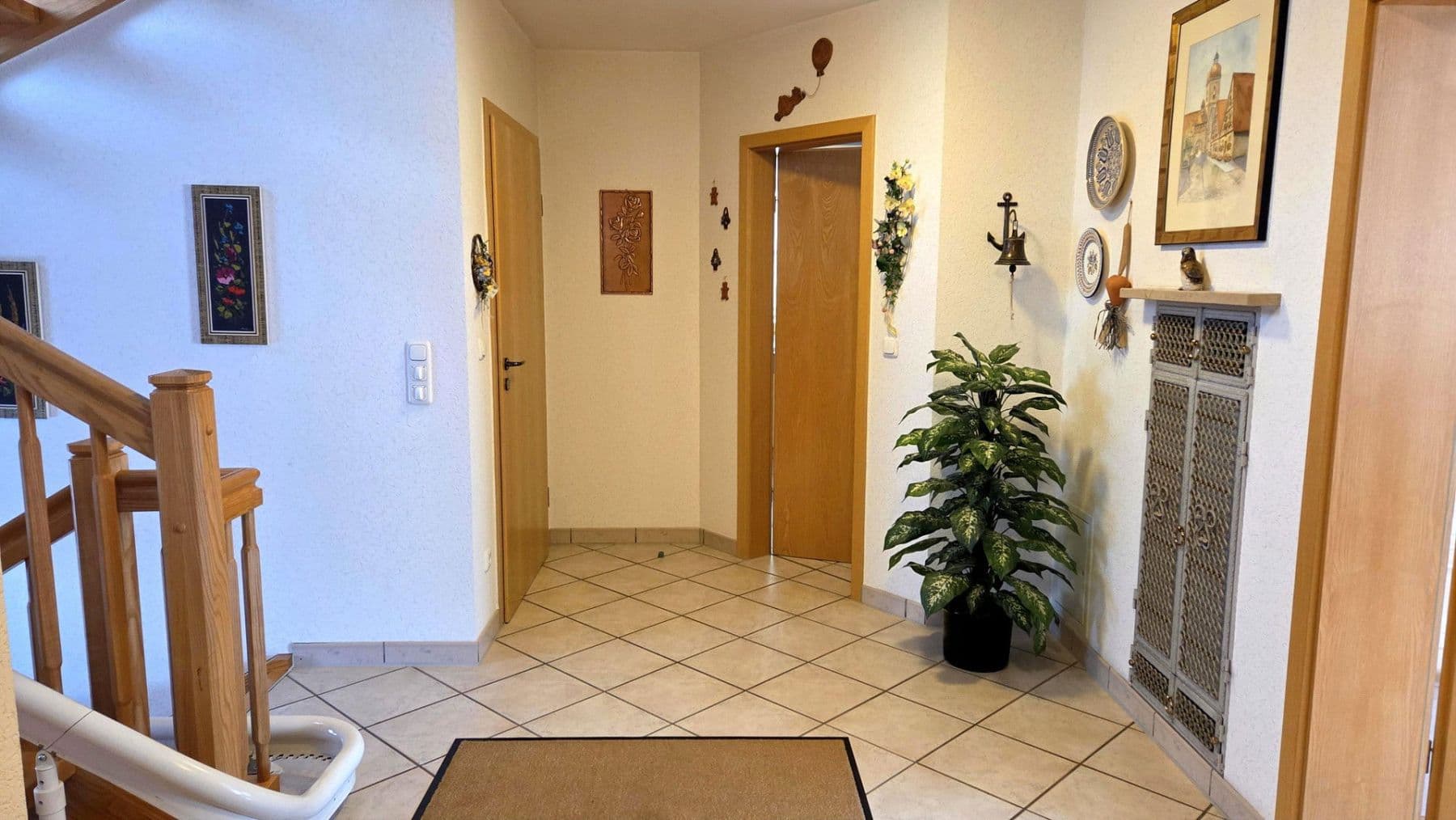 Prodej domu 162 m², pozemek 659 m², Roßtal, Bavorsko Prodej domu 162 m², pozemek 659 m², Roßtal, Bavorsko