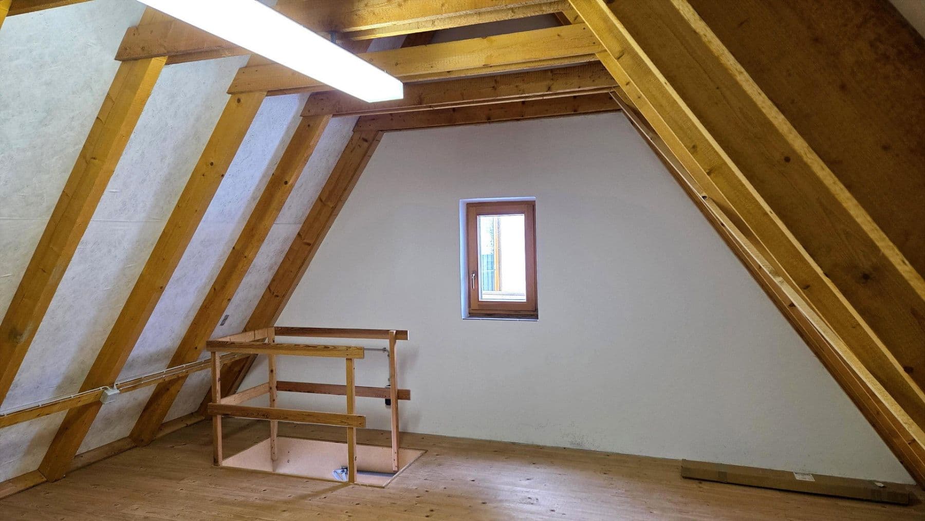 Prodej domu 162 m², pozemek 659 m², Roßtal, Bavorsko Prodej domu 162 m², pozemek 659 m², Roßtal, Bavorsko