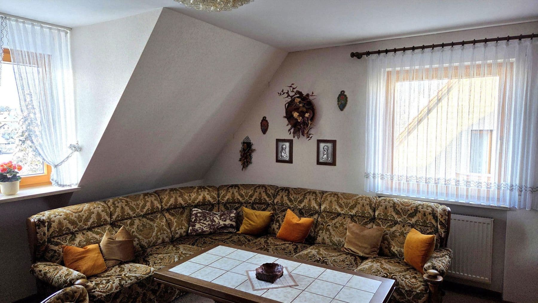 Prodej domu 162 m², pozemek 659 m², Roßtal, Bavorsko Prodej domu 162 m², pozemek 659 m², Roßtal, Bavorsko