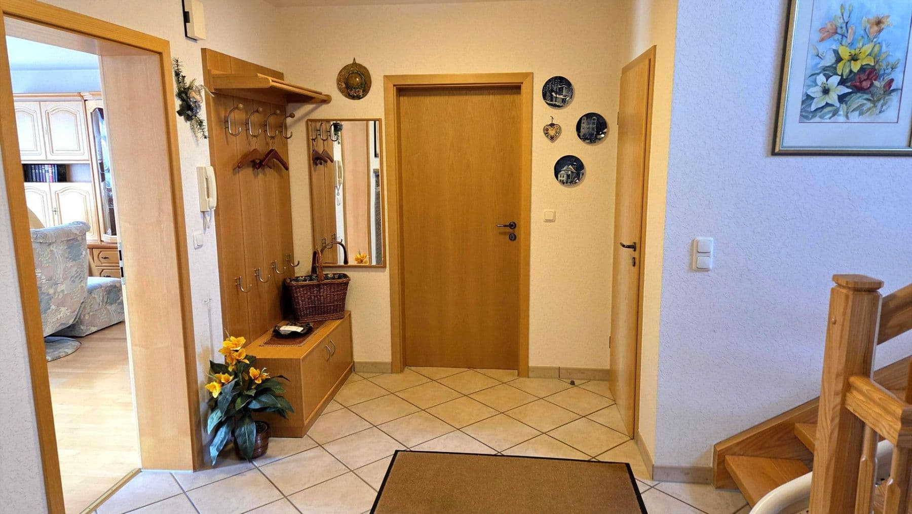 Prodej domu 162 m², pozemek 659 m², Roßtal, Bavorsko Prodej domu 162 m², pozemek 659 m², Roßtal, Bavorsko