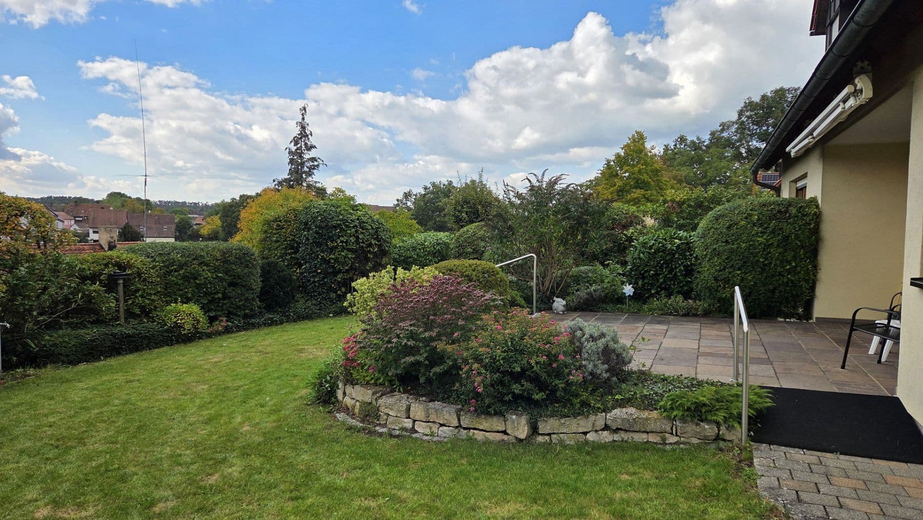 Prodej domu 162 m², pozemek 659 m², Roßtal, Bavorsko Prodej domu 162 m², pozemek 659 m², Roßtal, Bavorsko