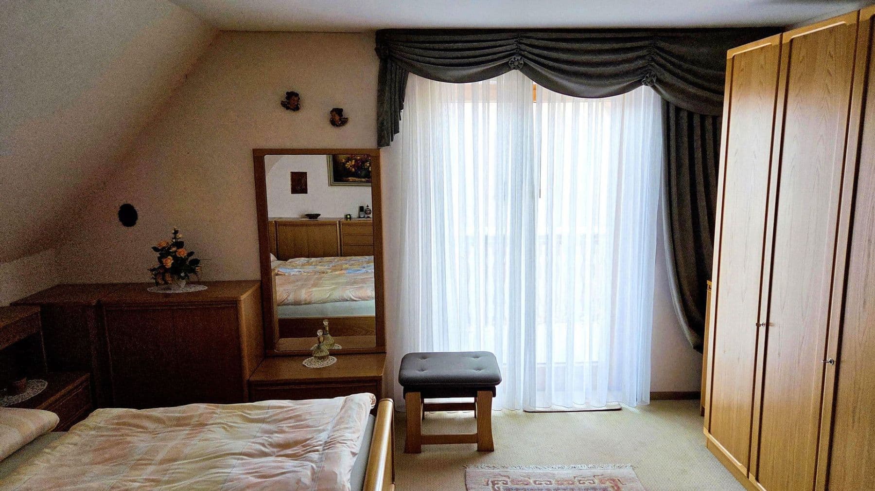 Prodej domu 162 m², pozemek 659 m², Roßtal, Bavorsko Prodej domu 162 m², pozemek 659 m², Roßtal, Bavorsko