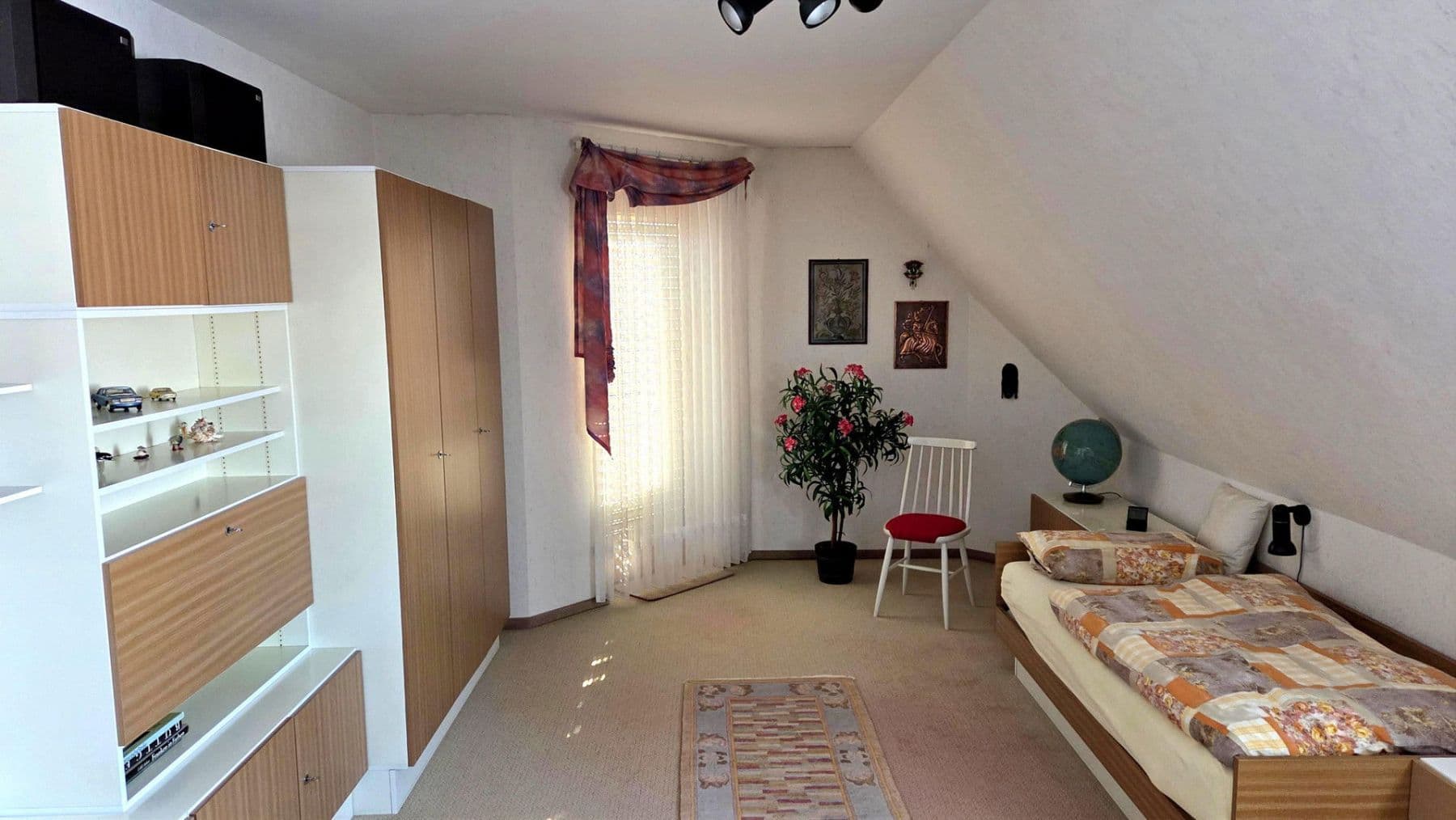 Prodej domu 162 m², pozemek 659 m², Roßtal, Bavorsko Prodej domu 162 m², pozemek 659 m², Roßtal, Bavorsko