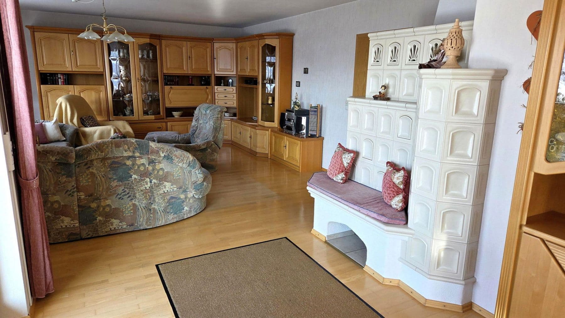 Prodej domu 162 m², pozemek 659 m², Roßtal, Bavorsko Prodej domu 162 m², pozemek 659 m², Roßtal, Bavorsko