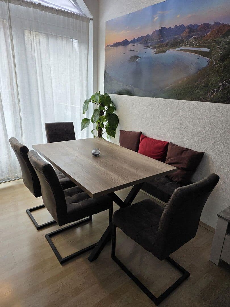 Pronájem bytu 2+kk 58 m², Schoellstr. 5, Stuttgart-Plieningen, Bádensko-Württembersko Pronájem bytu 2+kk 58 m², Schoellstr. 5, Stuttgart-Plieningen, Bádensko-Württembersko