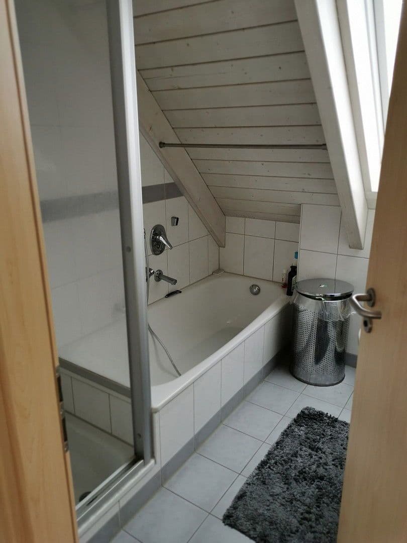 Pronájem bytu 2+kk 58 m², Schoellstr. 5, Stuttgart-Plieningen, Bádensko-Württembersko Pronájem bytu 2+kk 58 m², Schoellstr. 5, Stuttgart-Plieningen, Bádensko-Württembersko