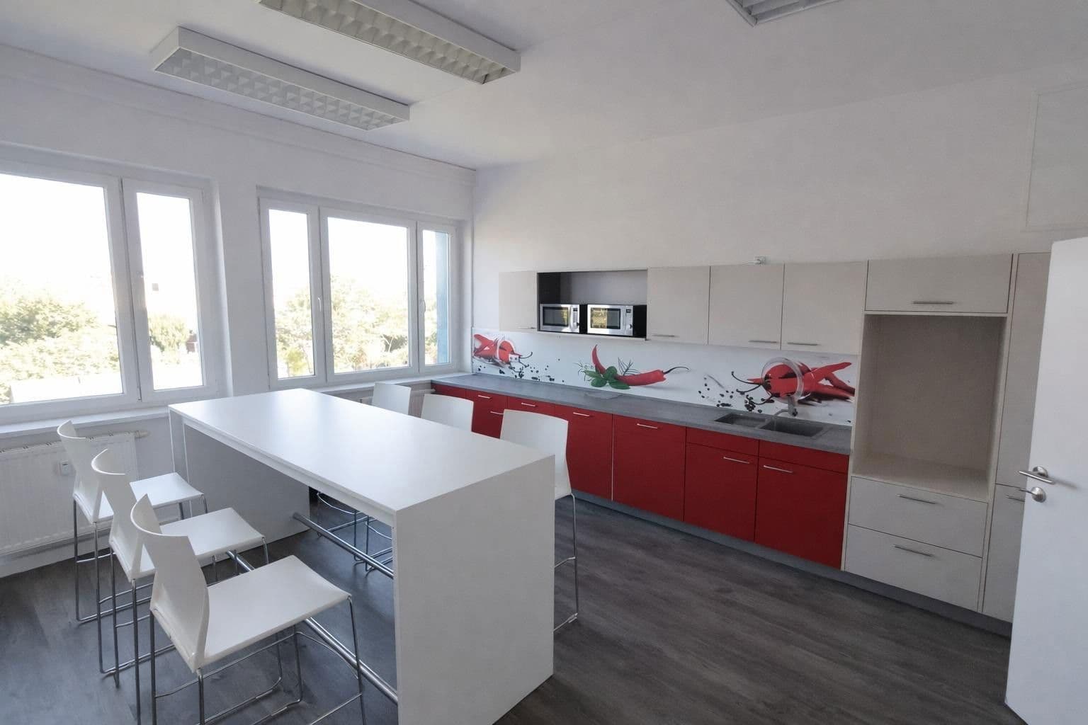 Pronájem kanceláře 2.000 m², Grenzstraße 28, Halle, Sasko-Anhaltsko Pronájem kanceláře 2.000 m², Grenzstraße 28, Halle, Sasko-Anhaltsko