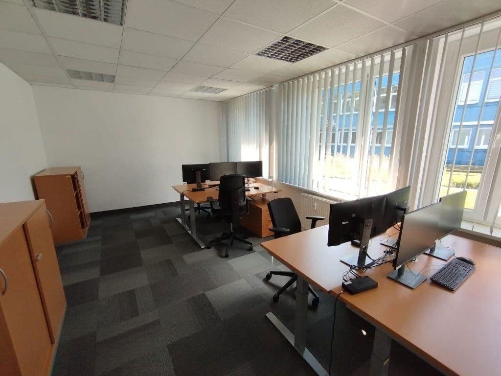 Pronájem kanceláře 2.000 m², Grenzstraße 28, Halle, Sasko-Anhaltsko Pronájem kanceláře 2.000 m², Grenzstraße 28, Halle, Sasko-Anhaltsko