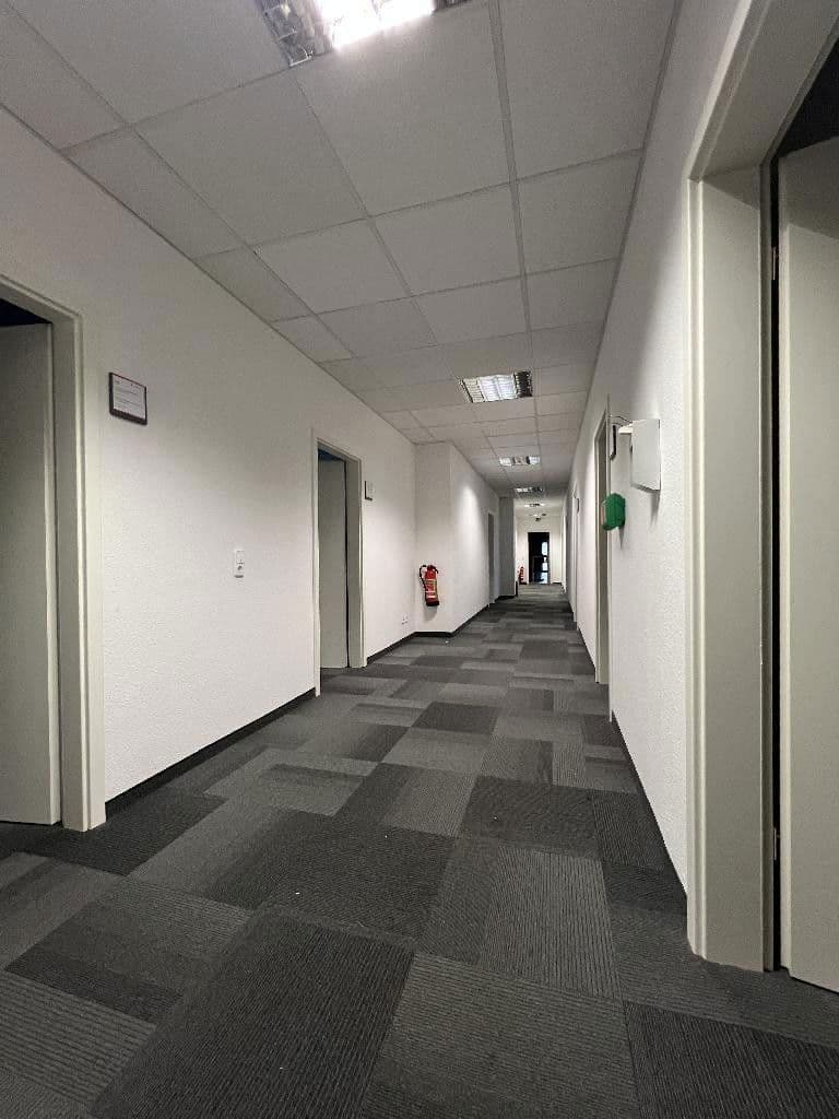 Pronájem kanceláře 2.000 m², Grenzstraße 28, Halle, Sasko-Anhaltsko Pronájem kanceláře 2.000 m², Grenzstraße 28, Halle, Sasko-Anhaltsko