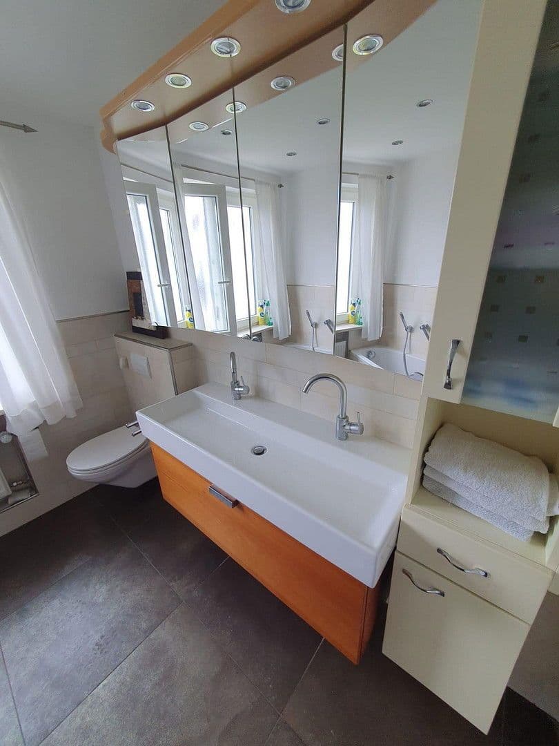 Pronájem domu 160 m², pozemek 346 m², Gilching, Bavorsko Pronájem domu 160 m², pozemek 346 m², Gilching, Bavorsko