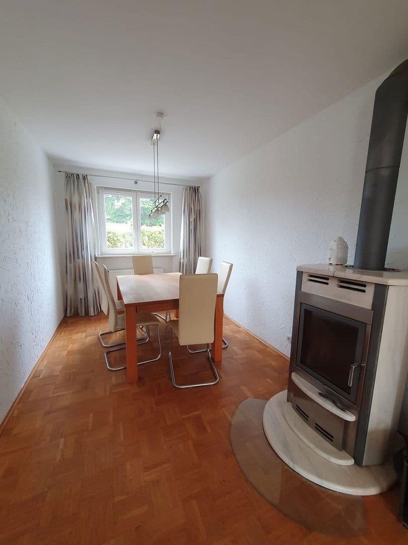 Pronájem domu 160 m², pozemek 346 m², Gilching, Bavorsko Pronájem domu 160 m², pozemek 346 m², Gilching, Bavorsko