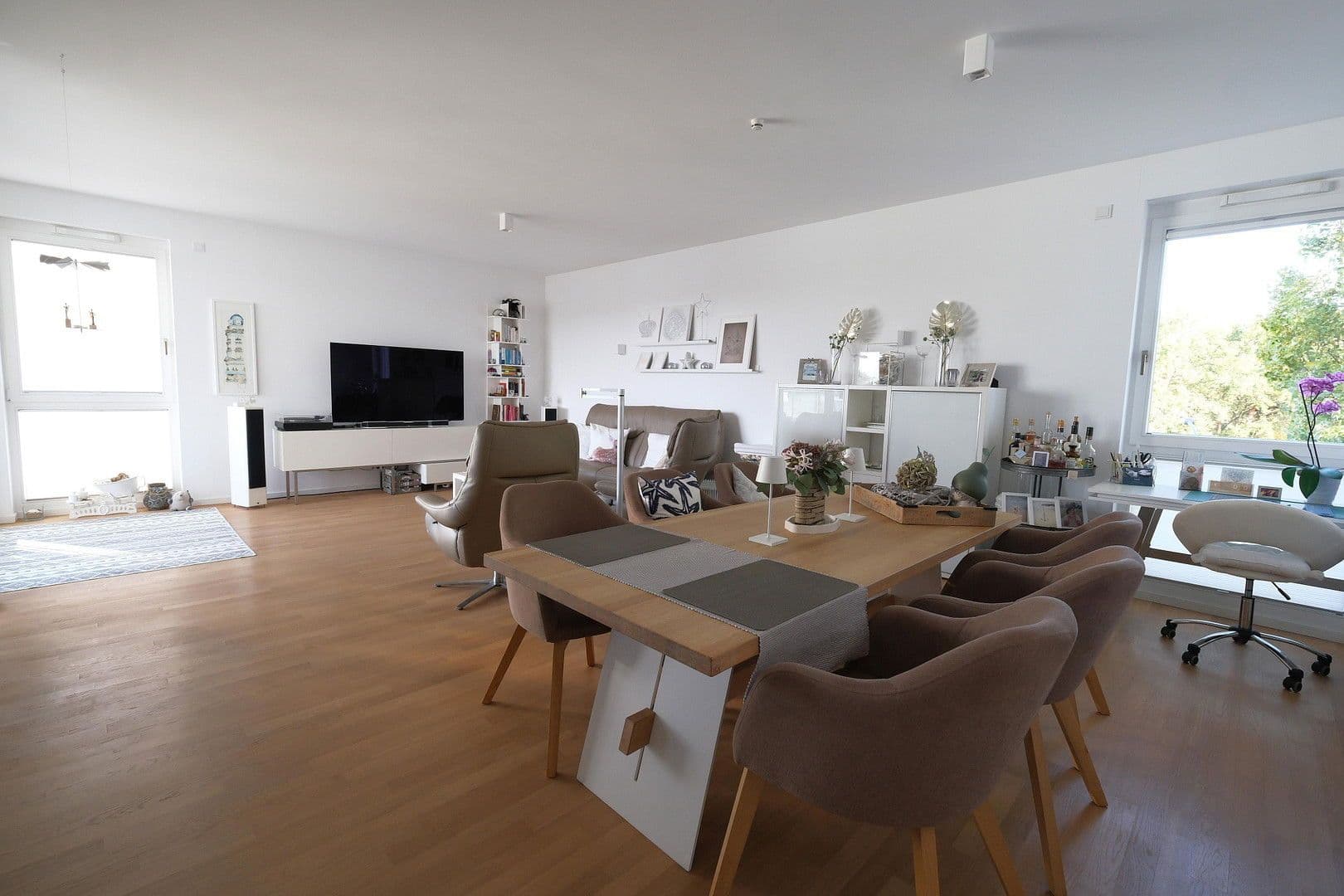 Prodej bytu 3+1 121 m², Berlin, Berlín Prodej bytu 3+1 121 m², Berlin, Berlín